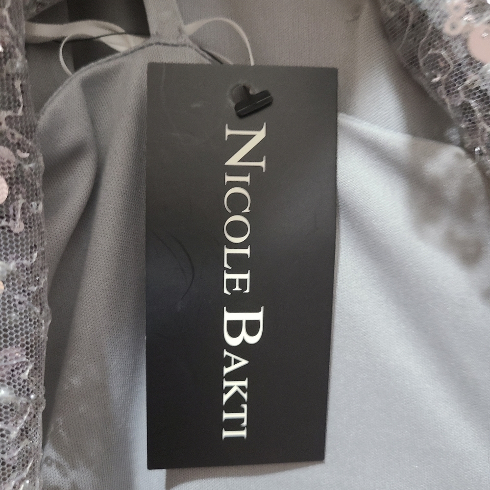 Nicole Batki Cape Top Siver Sequin Formal Maxi Gown Sz 10 NWT - Picture 13 of 14